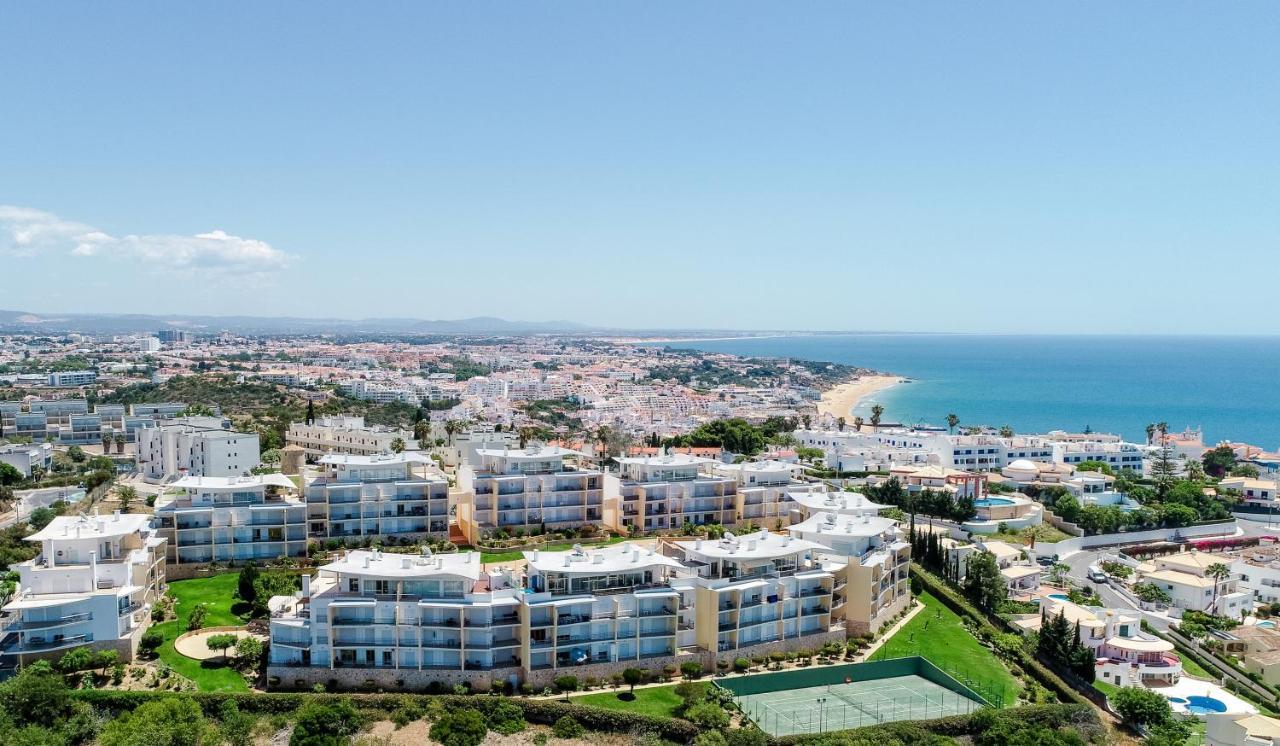 Bnb Homes Ocean View Apartment With Relax Terrace, 2 Swimming Pools & Tennis Court Албуфейра Екстериор снимка