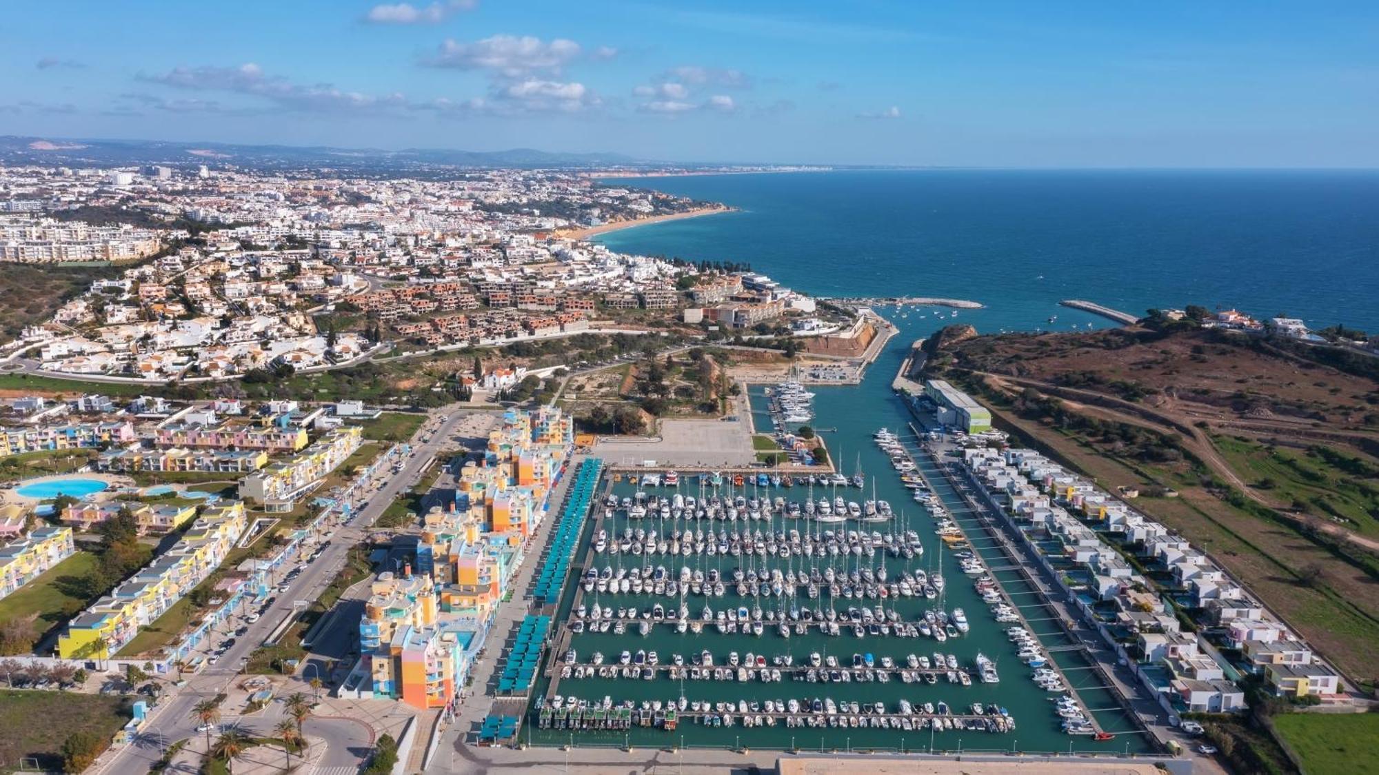 Bnb Homes Ocean View Apartment With Relax Terrace, 2 Swimming Pools & Tennis Court Албуфейра Екстериор снимка