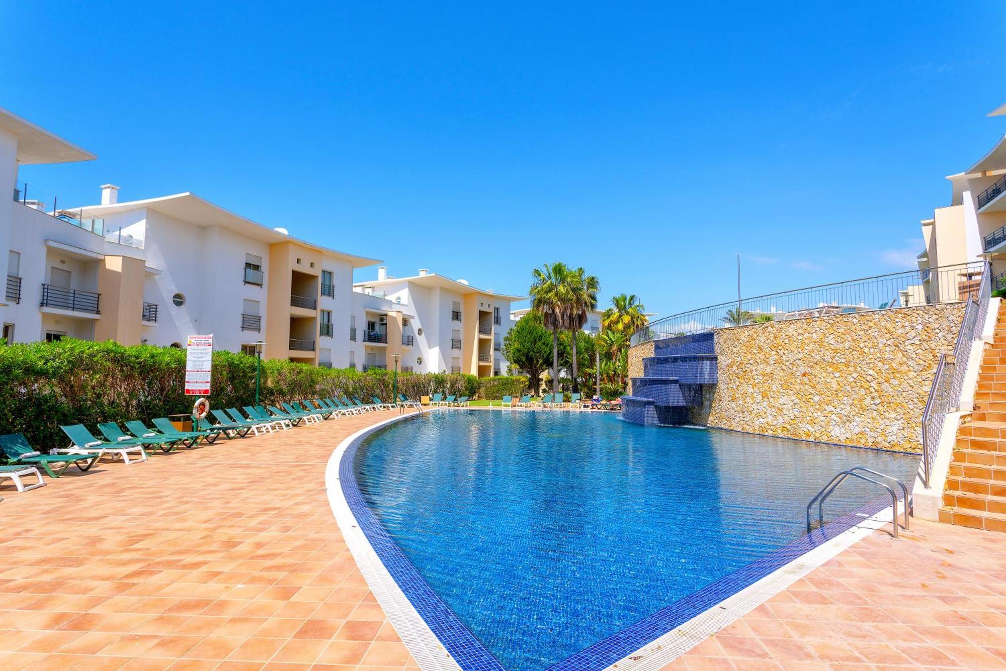 Bnb Homes Ocean View Apartment With Relax Terrace, 2 Swimming Pools & Tennis Court Албуфейра Екстериор снимка